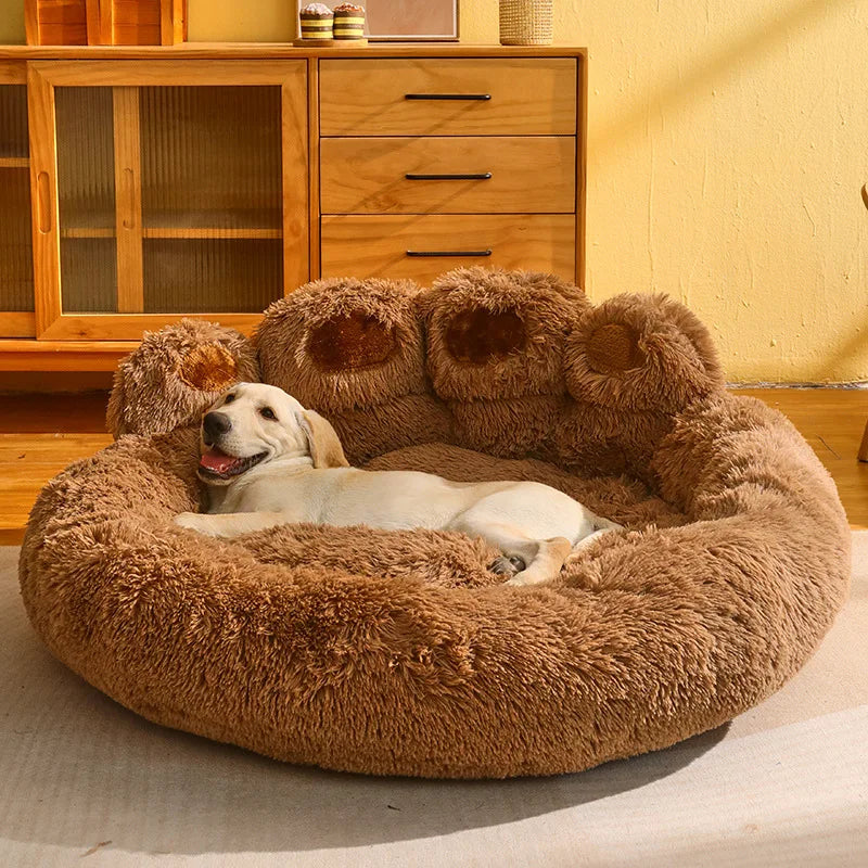 Bed for dogs and cats in the shape of a bear paw