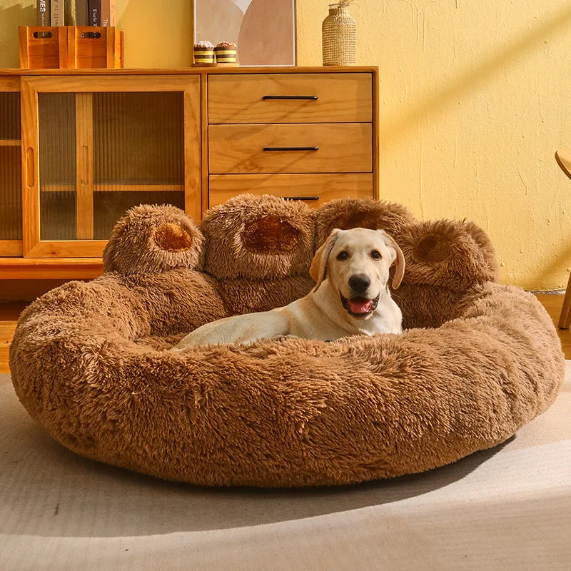 Bed for dogs and cats in the shape of a bear paw